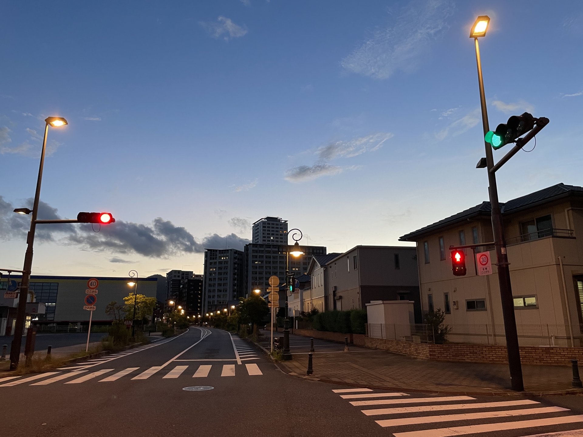 庭園・駐車場・歩道の照明設置